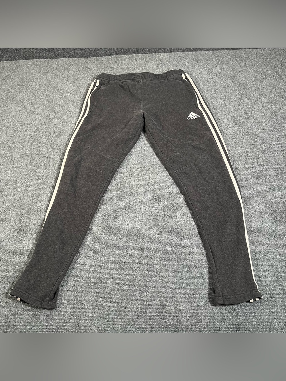 Adidas Joggers Mens Size Medium Y2K Gray White Stripes Athletic Athleisure